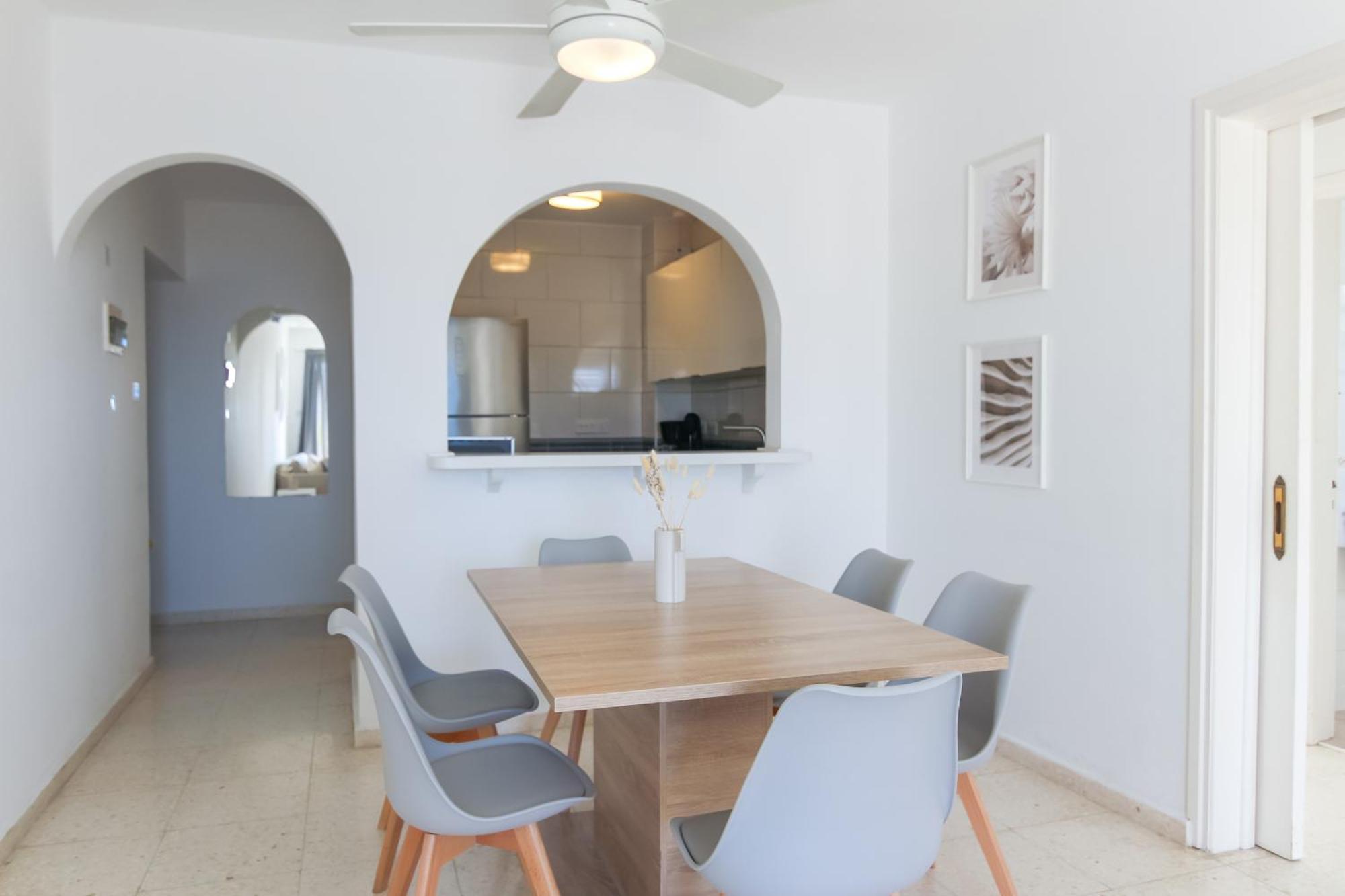 Phaedrus Living: Byzantium Modern City Flat 파포스 외부 사진