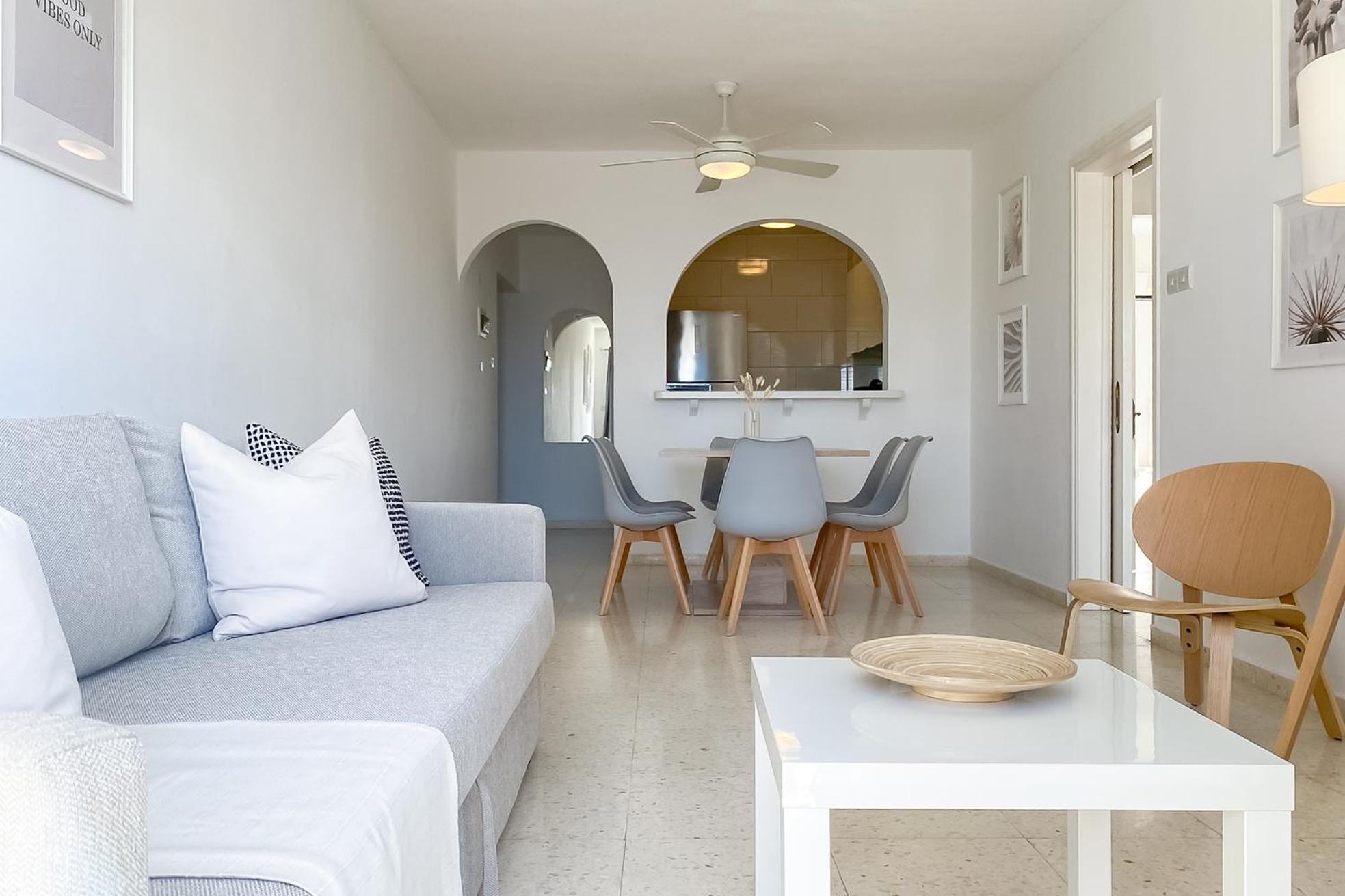 Phaedrus Living: Byzantium Modern City Flat 파포스 외부 사진